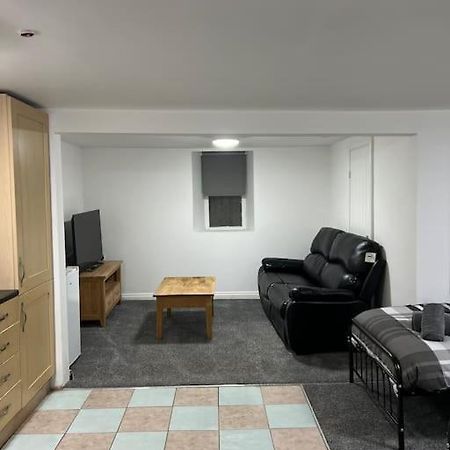Studio Flat Twin - Town Centre Merthyr Tydfil Ngoại thất bức ảnh