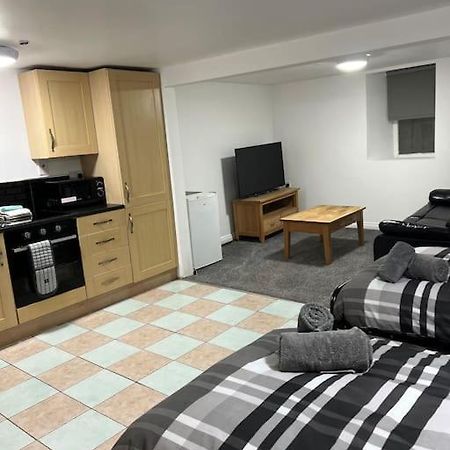 Studio Flat Twin - Town Centre Merthyr Tydfil Ngoại thất bức ảnh