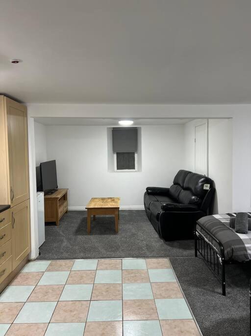 Studio Flat Twin - Town Centre Merthyr Tydfil Ngoại thất bức ảnh